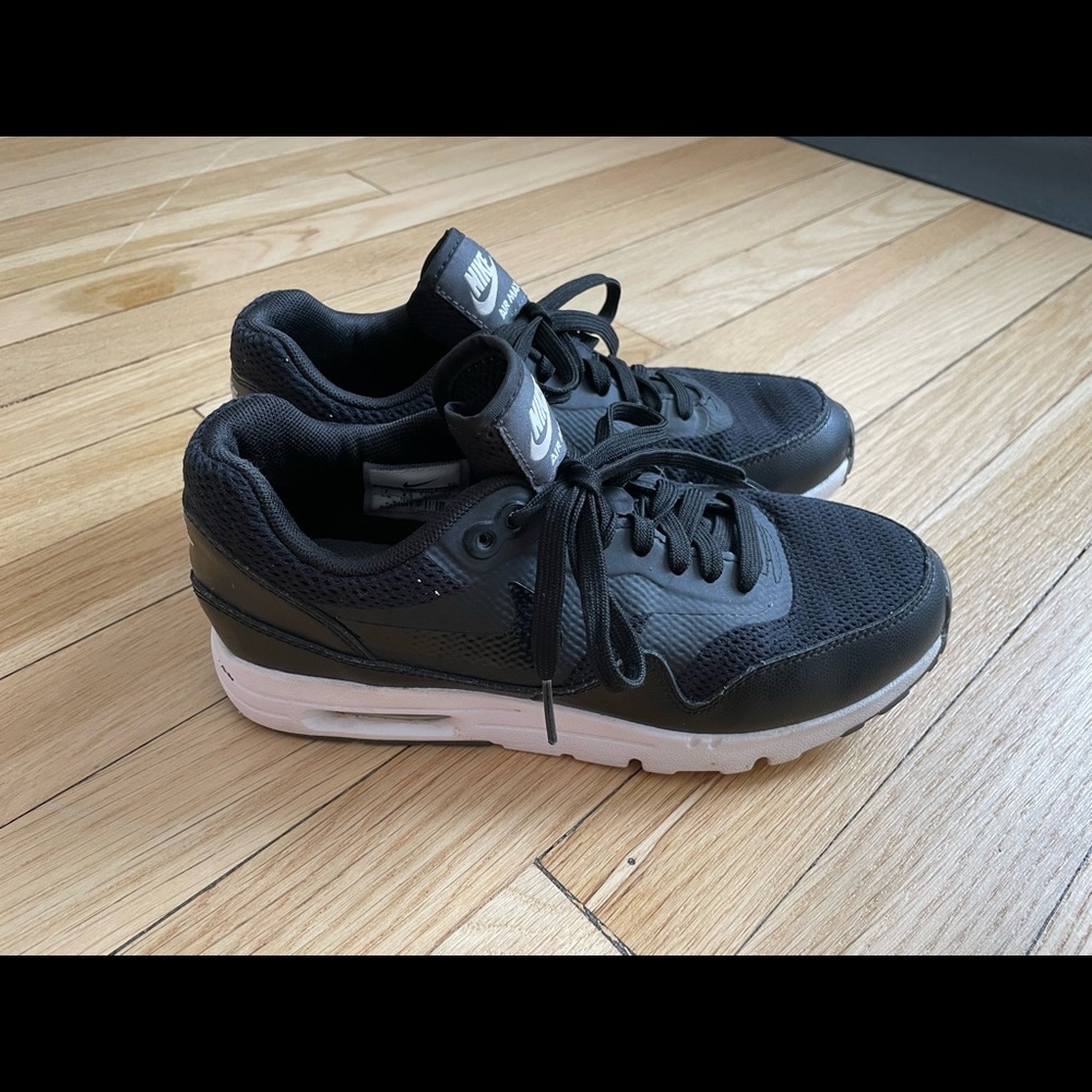 Nike Air Max Sneakers - Picture 9 of 9